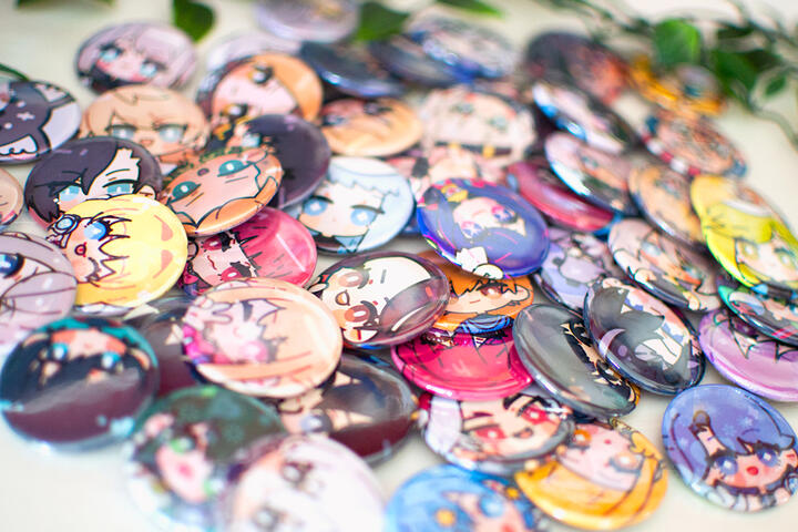 BUTTONS